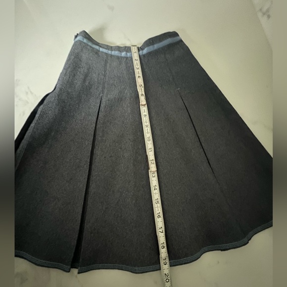 Gap girl’s Holiday sparkle skirt and top outfit - Picture 9 of 16